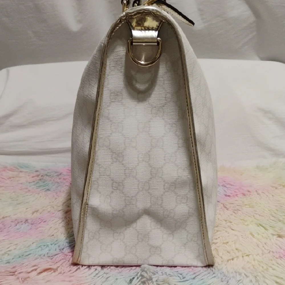 Auth Gucci GG Supreme Joy PVC Leather Metallic Silver & White Tote/Handbag - Picture 5 of 16
